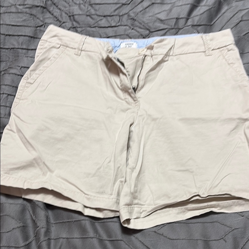 Crown & Ivy Cream Bermuda Shorts Tailored Fit